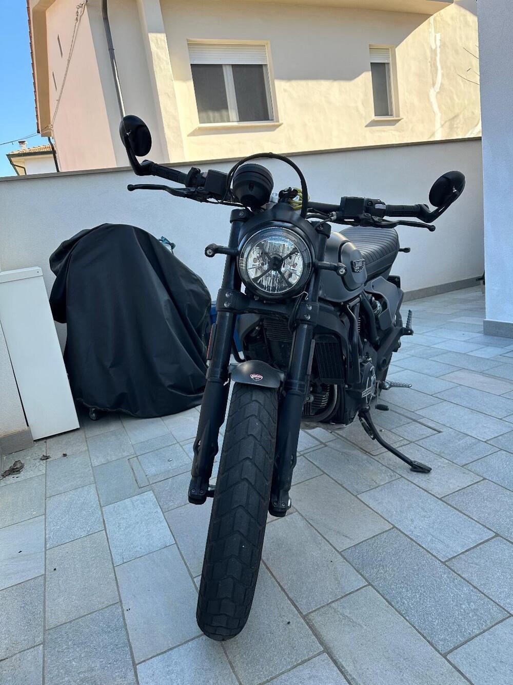 Ducati Scrambler 800 Night Shift (2021 - 22) (3)