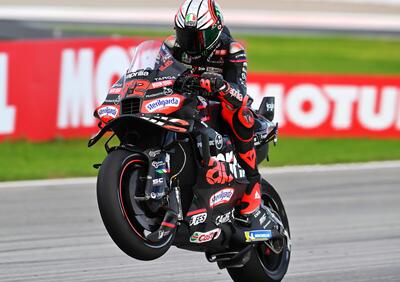 MotoGP 2025. GP di Valencia. Un'altra vittoria di Marco Bezzecchi! Doppietta Aprilia con Raul Fernandez, terzo Diggia. Caduto subito Bagnaia [RISULTATI]