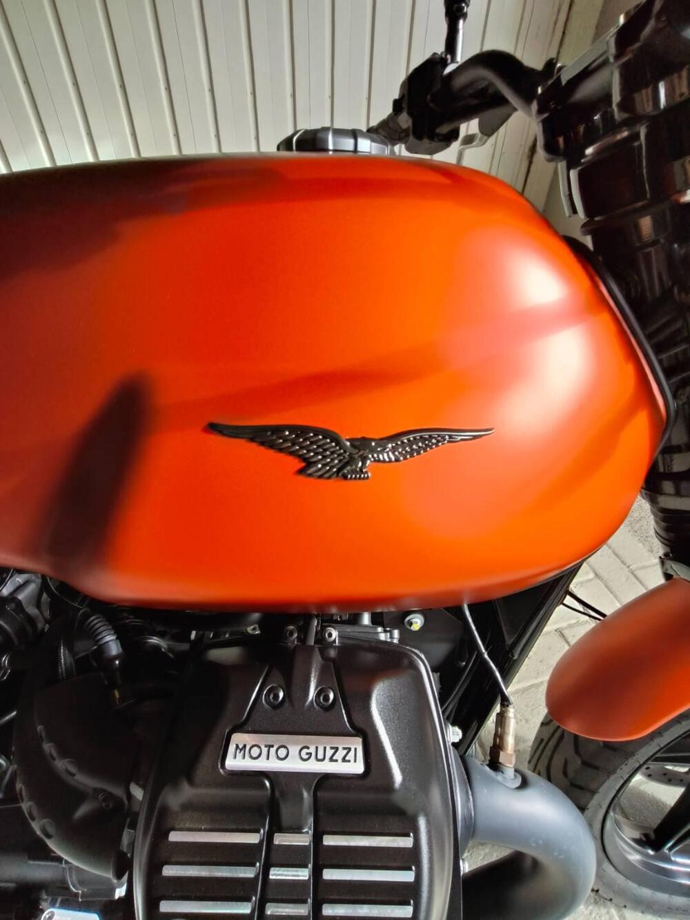 Moto Guzzi V7 Stone (2021 - 24) (7)