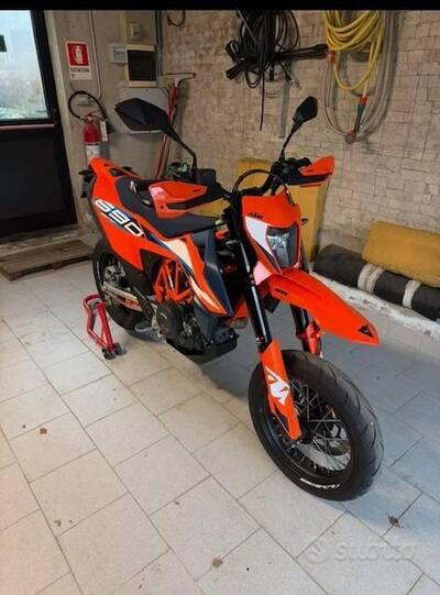 KTM 690 SMC R (2023 - 25) usata