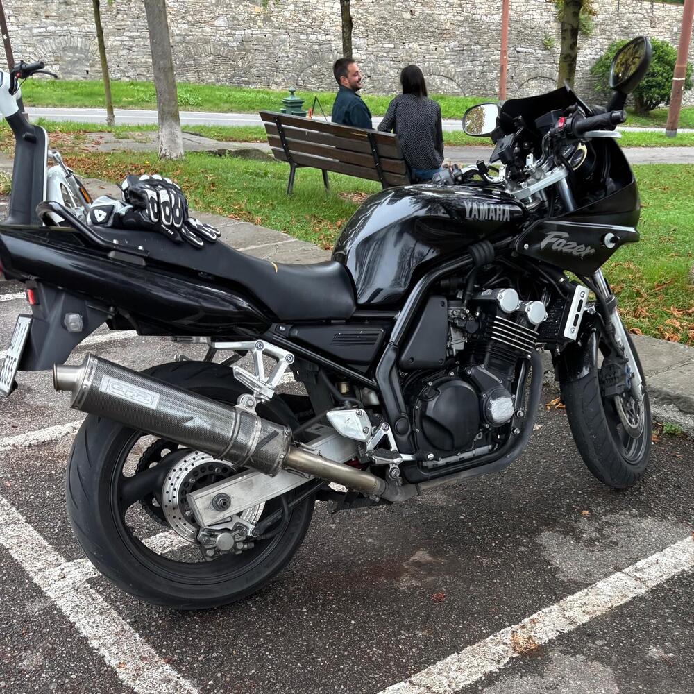 Yamaha FZS 600 Fazer (1998 - 01) (3)