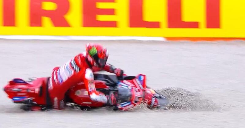 MotoGP 2025. GP di Valencia. Pecco Bagnaia, una stagione "disastrosa" finita con una caduta: "Futuro? vorrei finire la carriera in Ducati"