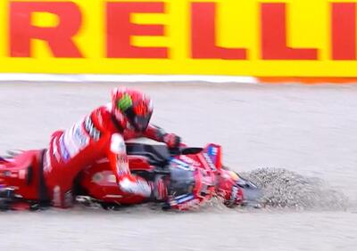 MotoGP 2025. GP di Valencia. Pecco Bagnaia, una stagione disastrosa finita con una caduta: Futuro? vorrei finire la carriera in Ducati