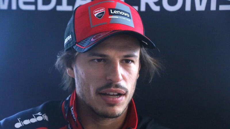 MotoGP 2025. GP di Valencia. Nicol&ograve; Bulega dopo i due GP in MotoGP: &quot;Ho parlato con Toprak Razgatlioglu, abbiamo sentito le stesse differenze tra MotoGP e SBK&quot;