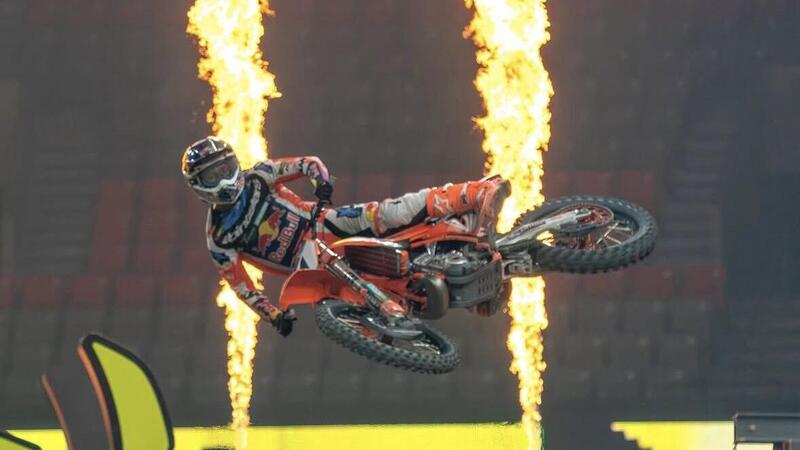Weekend di Supercross: Parigi vs. Vancouver! Debutto stellare di Tomac in KTM e fine settimana complicato per Jett Lawrence