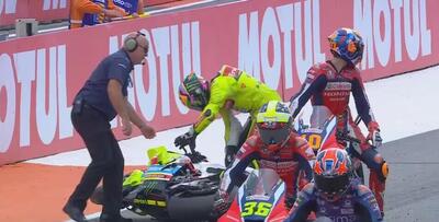 MotoGP 2025. GP di Valencia. Frattura del quinto metacarpo sinistro per Franco Morbidelli dopo l&#039;incidente in griglia di partenza: salter&agrave; i test di marted&igrave;