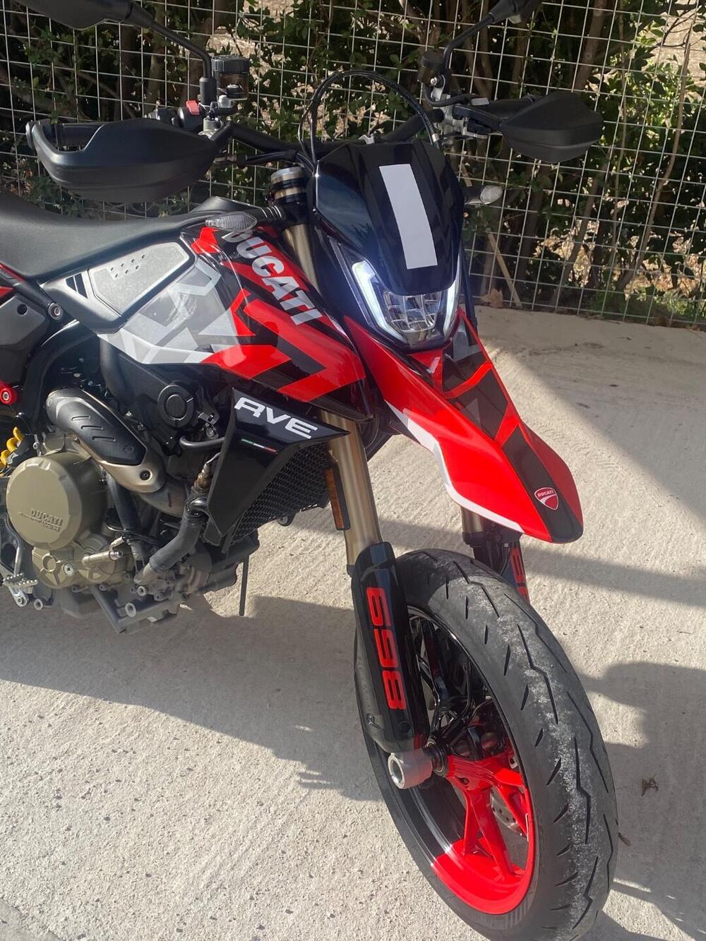 Ducati Hypermotard 698 Mono RVE (2024 - 26) (2)