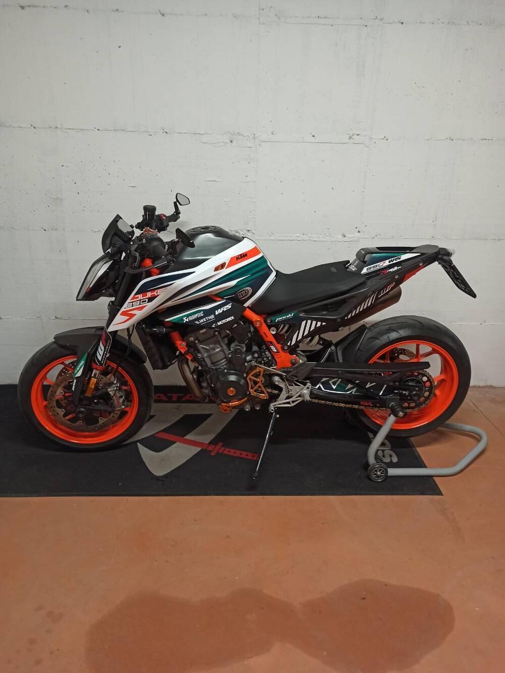 KTM 890 Duke R (2021) (3)