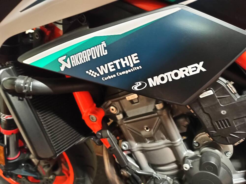 KTM 890 Duke R (2021) (11)