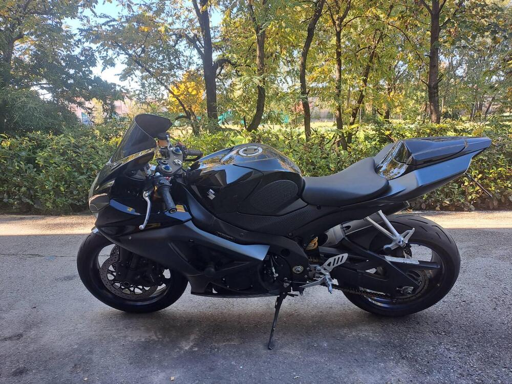 Suzuki GSX-R1000 (2006 - 08) (2)