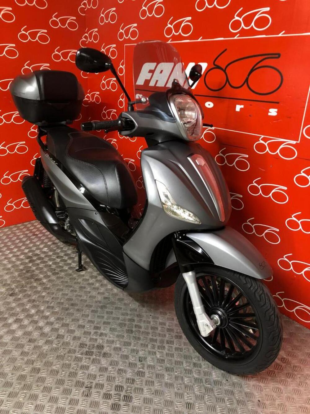 Piaggio Beverly 300 i.e. (2010 - 16) (2)