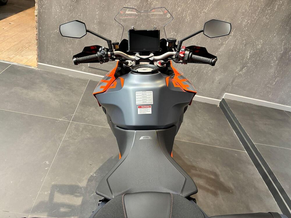 KTM 1290 Super Duke GT (2022 - 25) (9)
