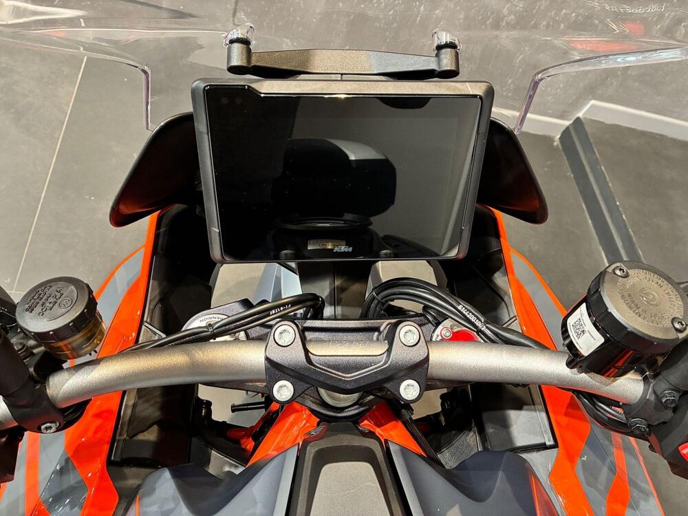 KTM 1290 Super Duke GT (2022 - 25) (11)