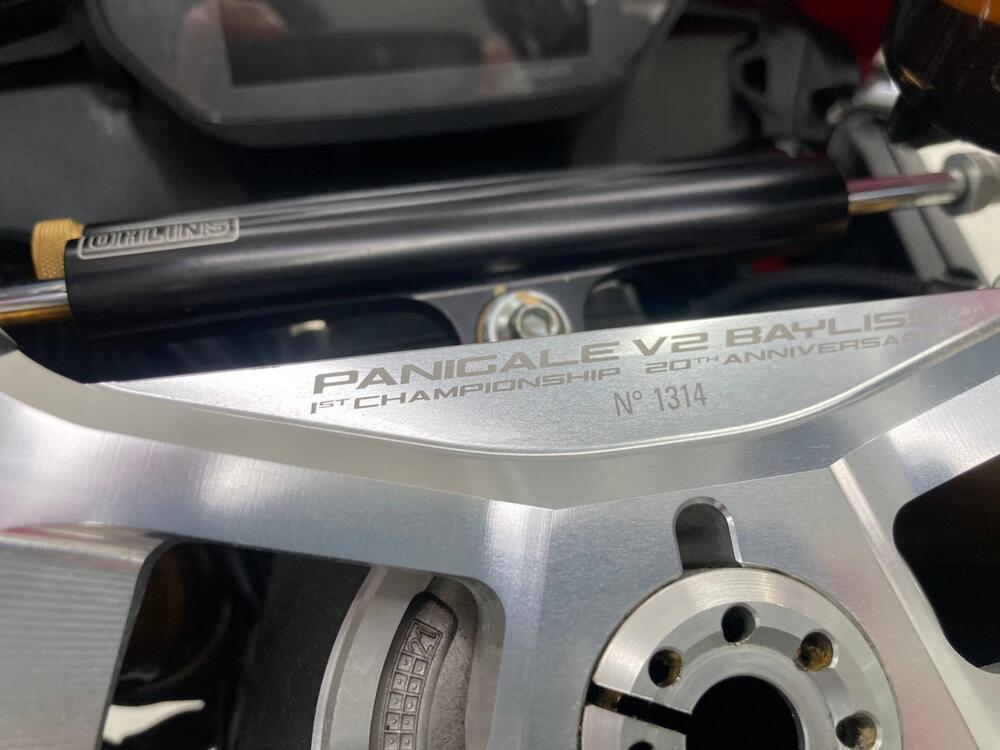 Ducati Panigale V2 Bayliss 1st Championship 20th Anniversary (2021 - 24) (11)