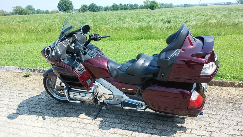 Honda GL 1800 Gold Wing (2006) (2)