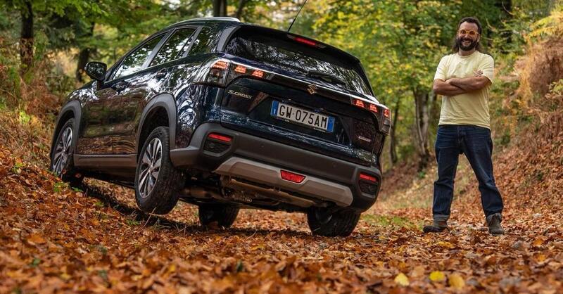 L&rsquo;ultima TUTTOFARE sopravvissuta? Prova (senza piet&agrave;) Suzuki S-CROSS 4x4 [VIDEO]