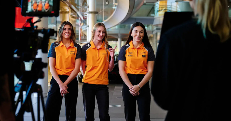 Ella H&auml;kkinen in McLaren: la figlia del due volte campione di F1 Mika raccoglie il testimone a Woking