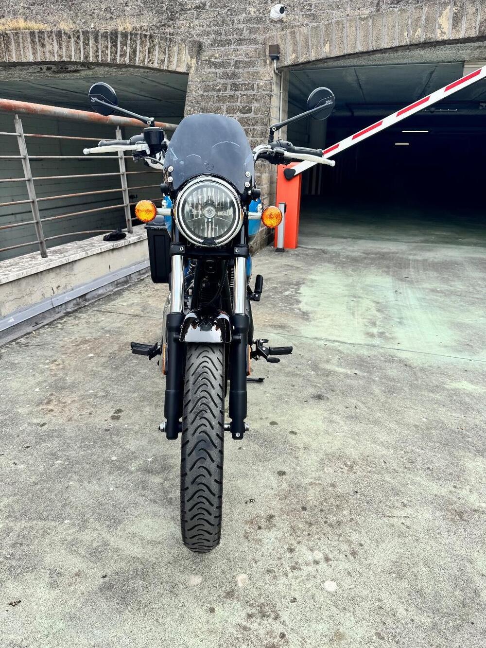 Royal Enfield Meteor 350 (2021 - 26) (3)