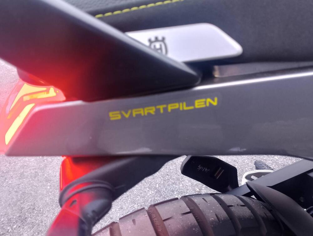 Husqvarna Svartpilen 401 (2021 - 23) (6)