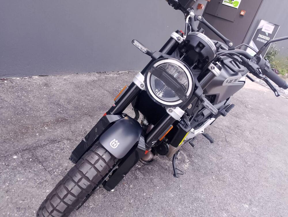 Husqvarna Svartpilen 401 (2021 - 23) (7)