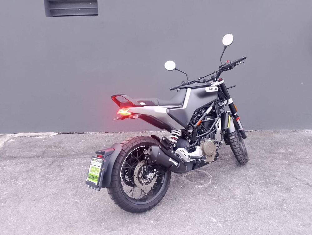 Husqvarna Svartpilen 401 (2021 - 23) (4)