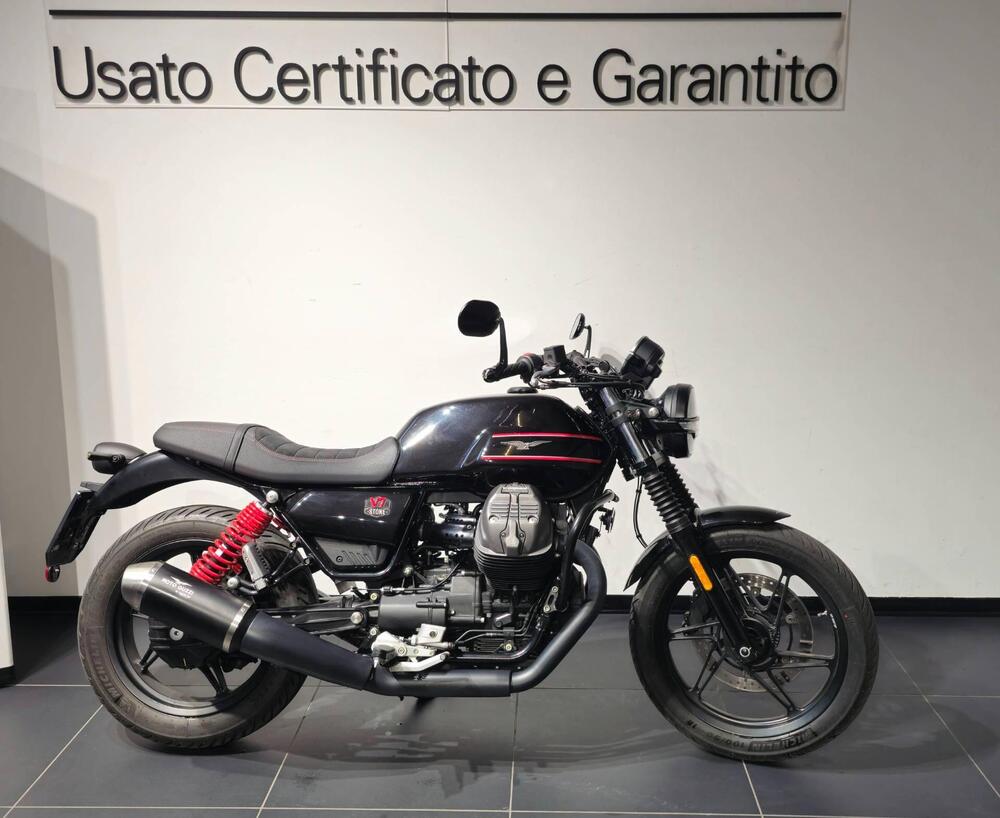 Moto Guzzi V7 Stone Special Edition (2022 - 25) (2)