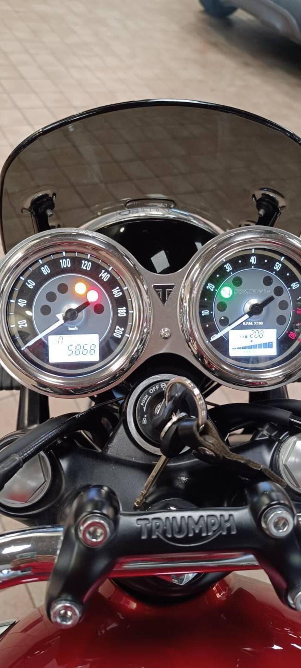 Triumph Bonneville T100 (2026) (9)