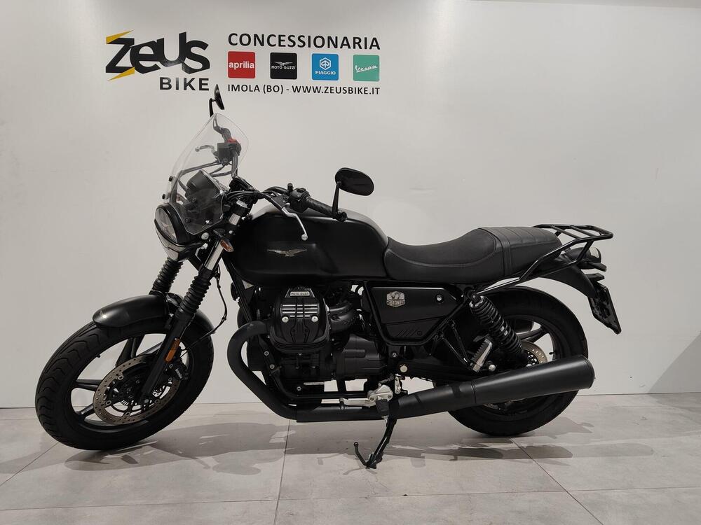 Moto Guzzi V7 Stone (2021 - 24) (2)