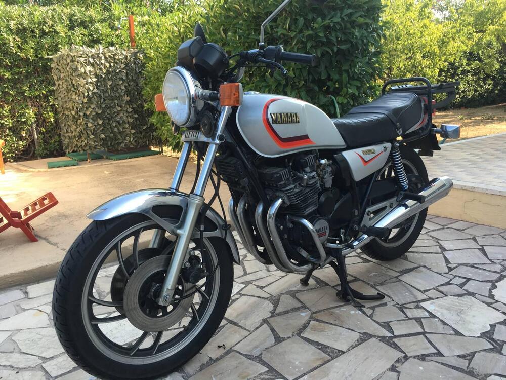 Yamaha XJ550 (8)