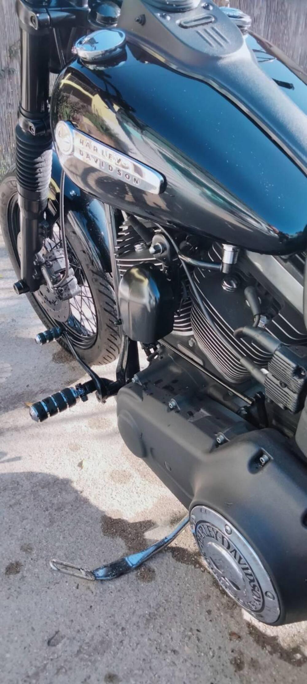 Harley-Davidson 1584 Street Bob (2008 - 15) - FXDB (17)