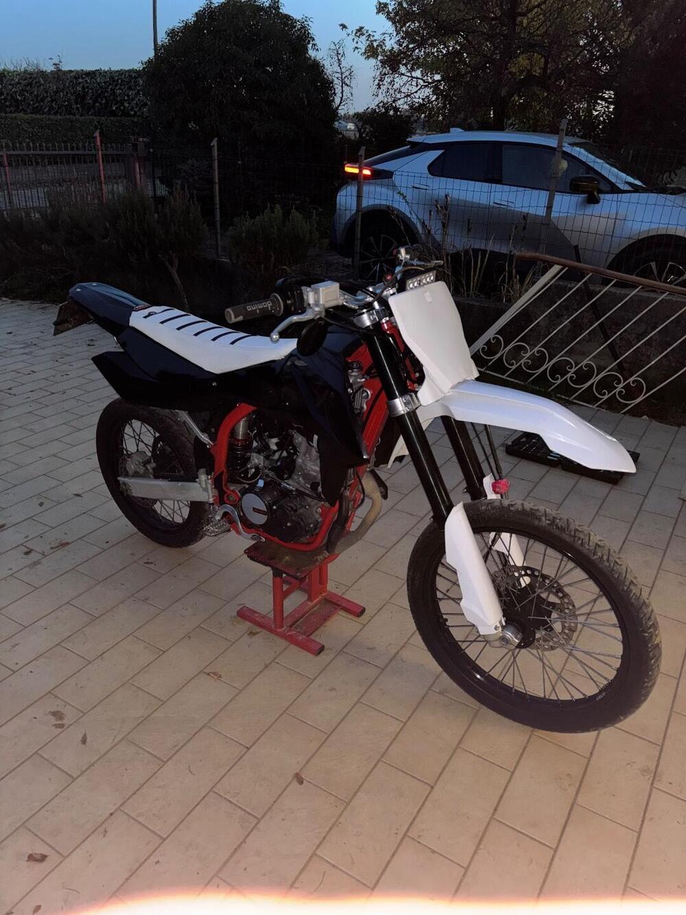 Swm RS 125 R (2021 - 23) (3)