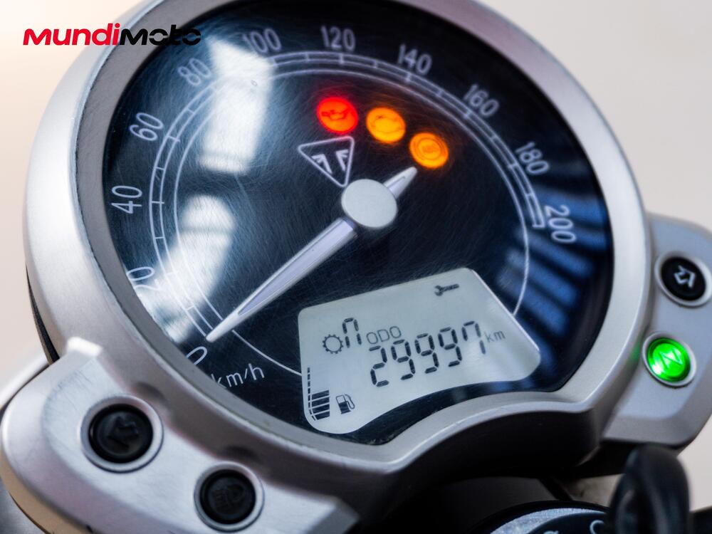 Triumph Street Twin 900 (2017 - 18) (10)