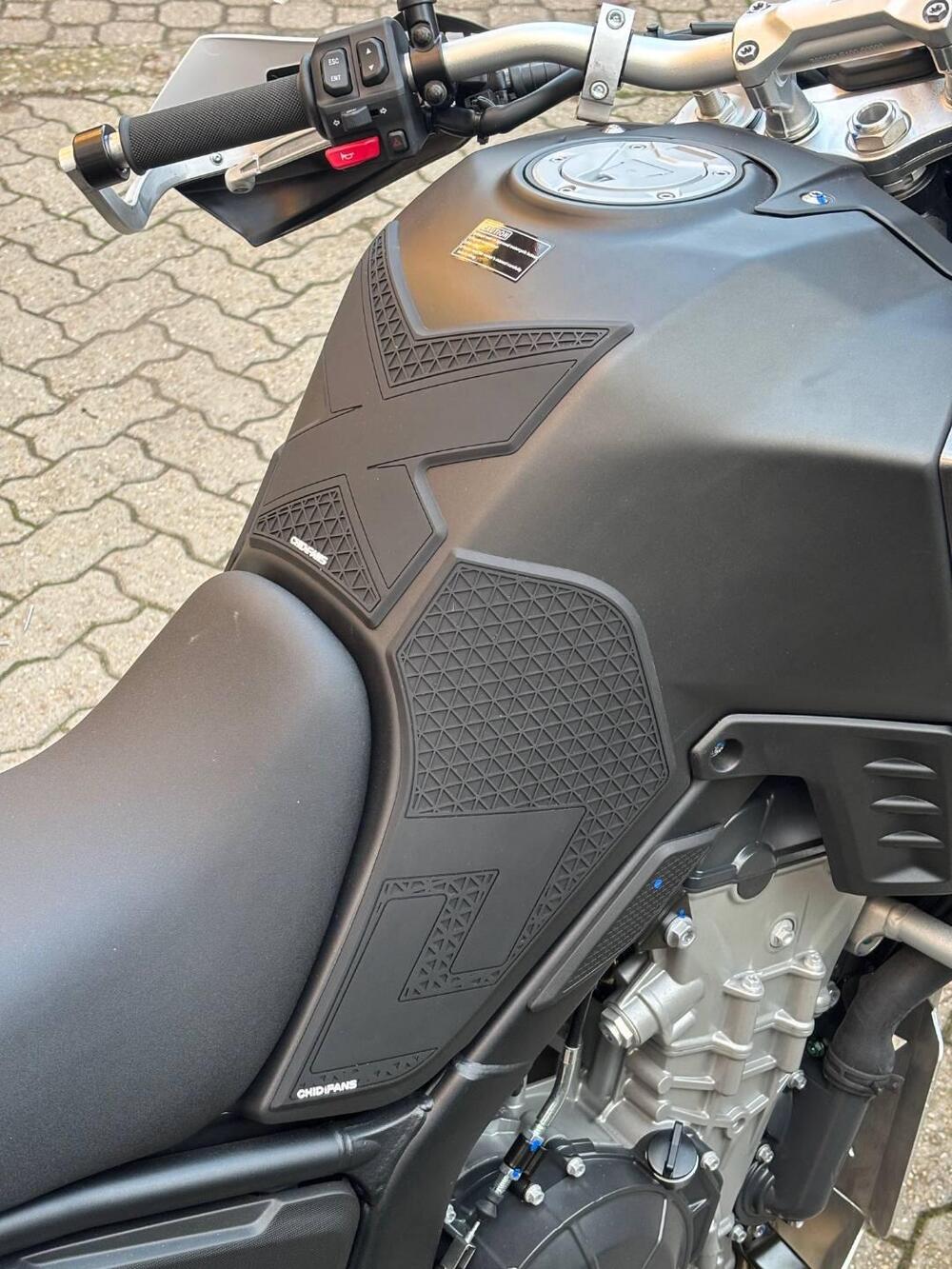 Kove 800X Pro (2024 - 25) (4)