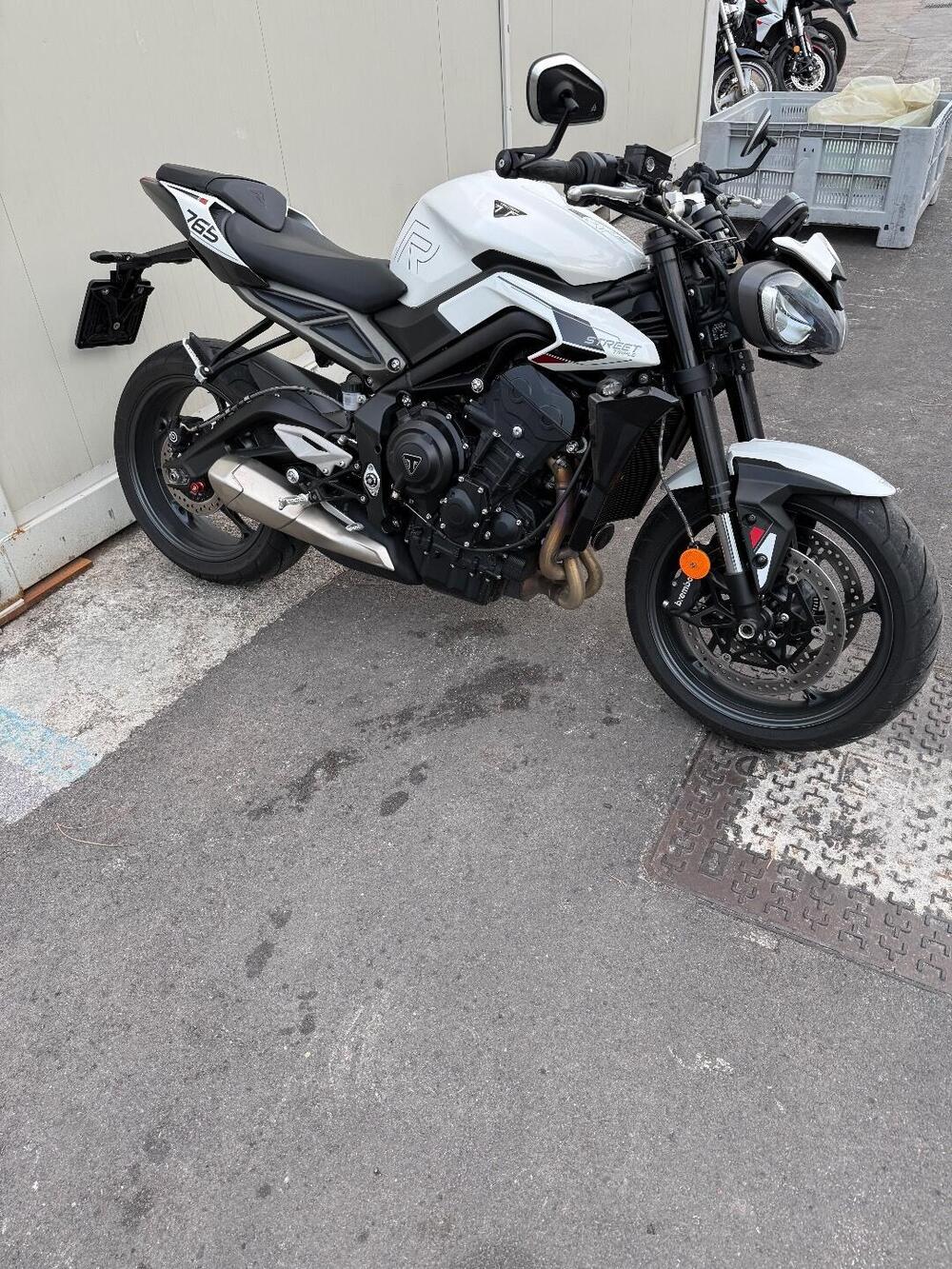 Triumph Street Triple R (2020 - 22) (2)