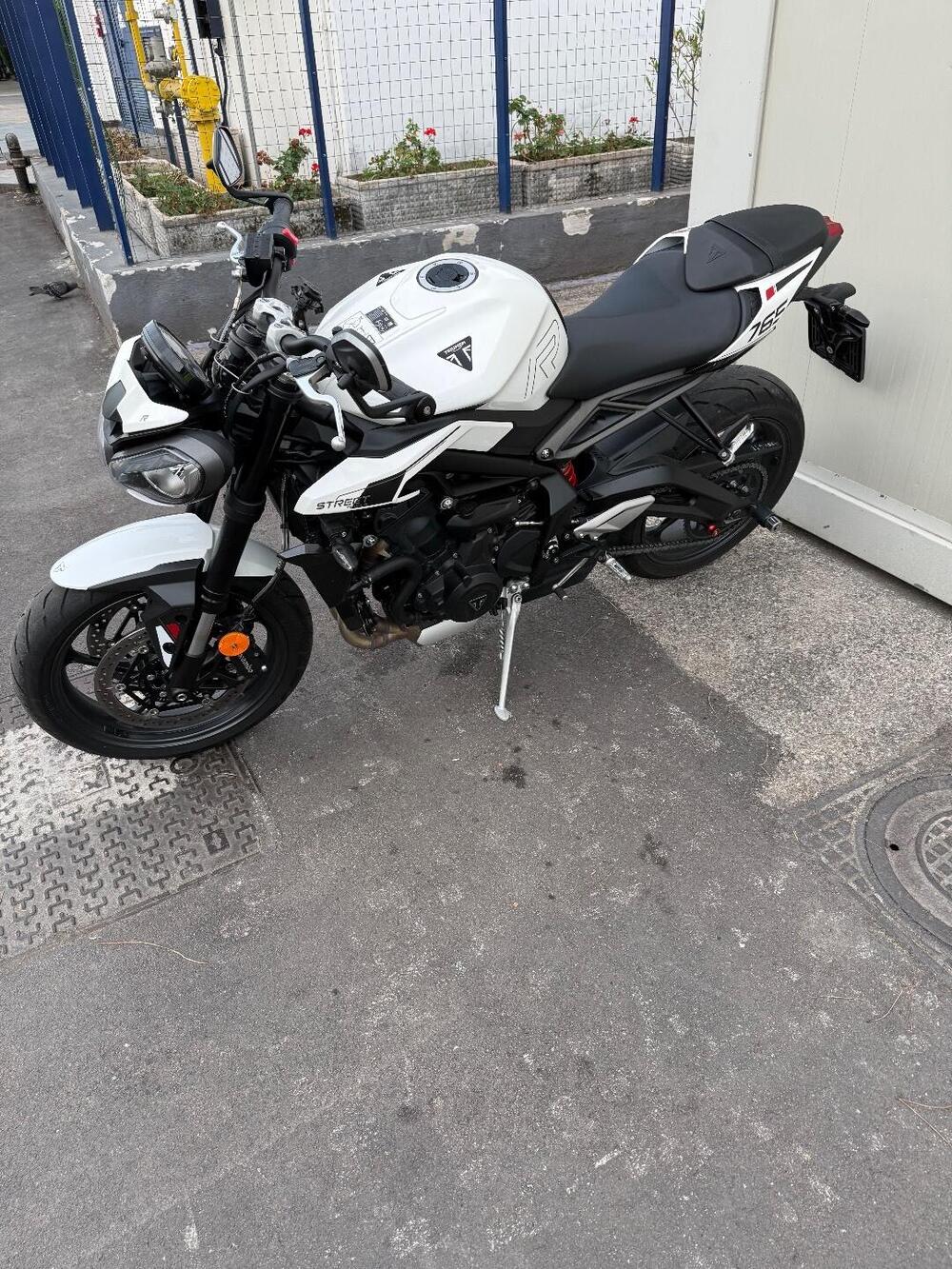 Triumph Street Triple R (2020 - 22) (3)