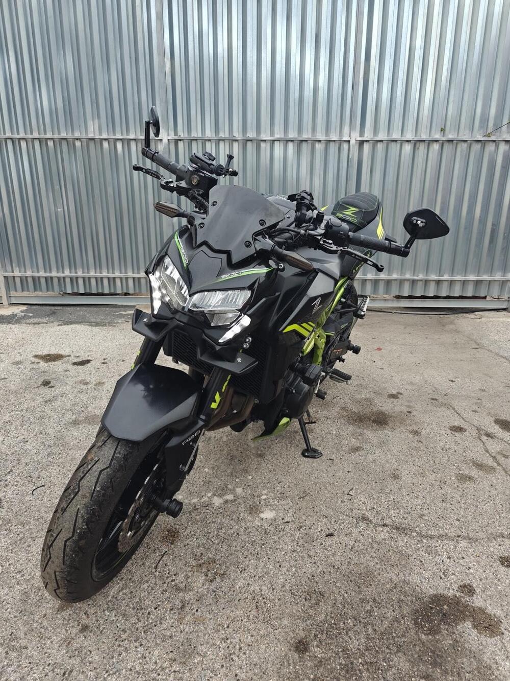 Kawasaki Z 900 (2021 - 24) (2)