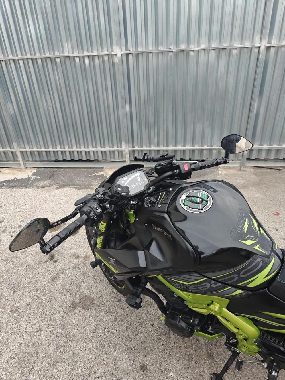 Kawasaki Z 900 (2021 - 24) (7)