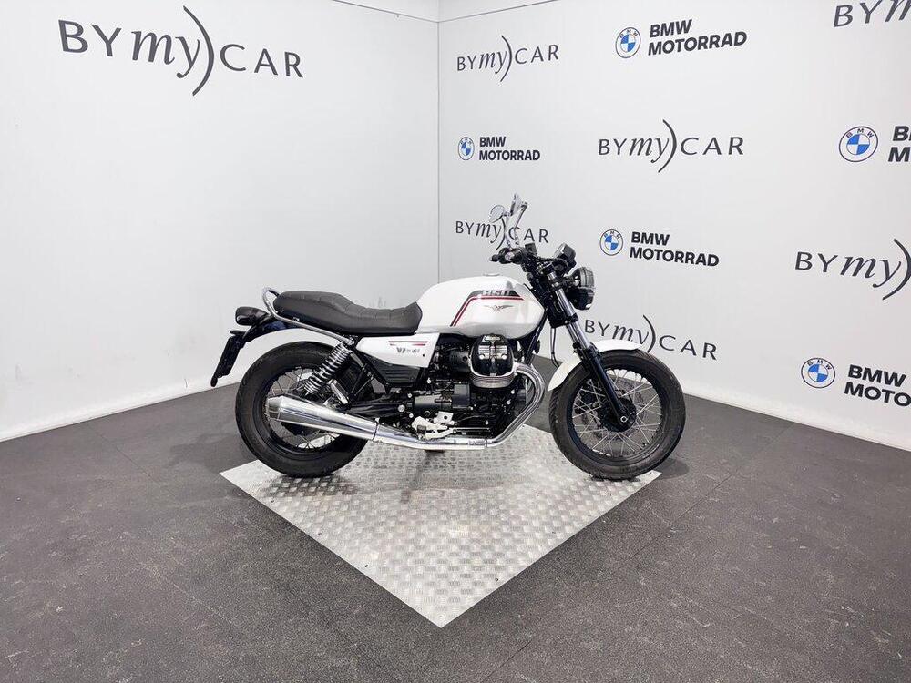 Moto Guzzi V7 850 Stone Special Abs (2021) (9)