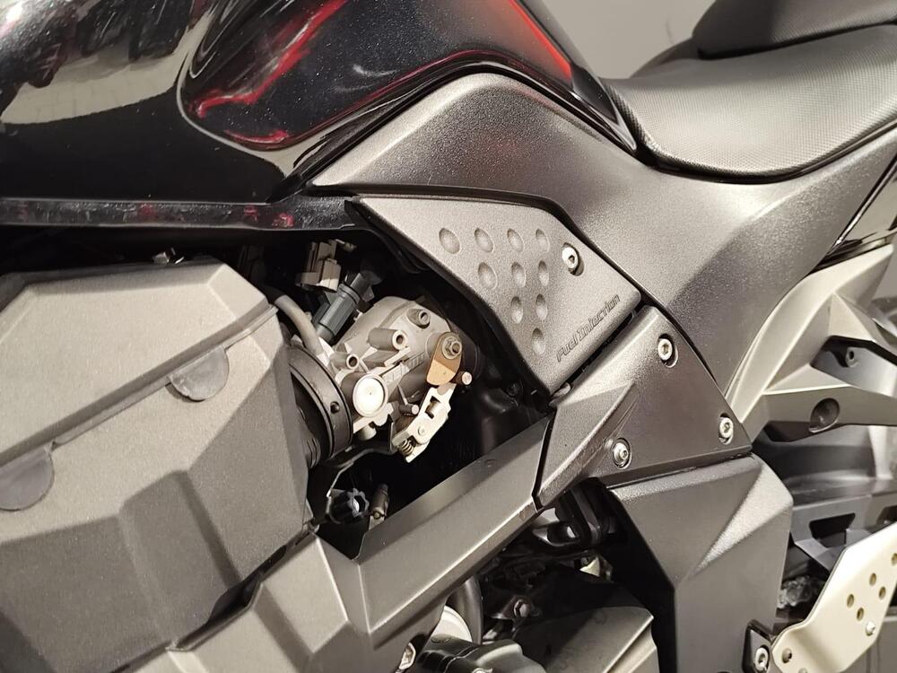 Kawasaki Z 750 R ABS (2011 - 12) (16)
