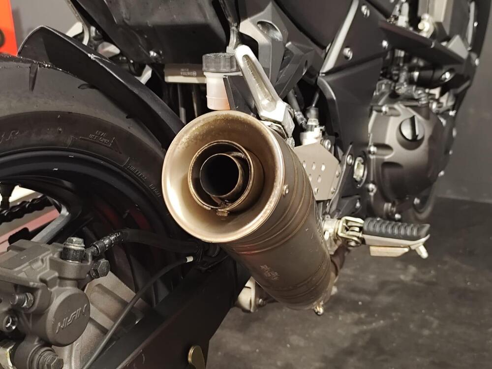 Kawasaki Z 750 R ABS (2011 - 12) (18)