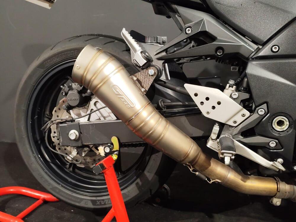 Kawasaki Z 750 R ABS (2011 - 12) (19)