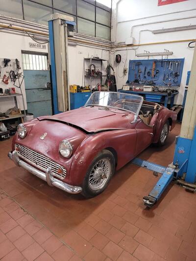 Triumph TR 3 A DA RESTAURO  d&#039;epoca del 1960 a Soresina
