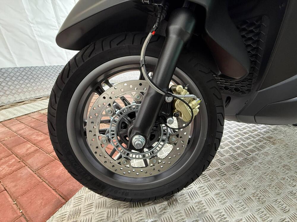 Piaggio Beverly 400 S (2025 - 26) (6)