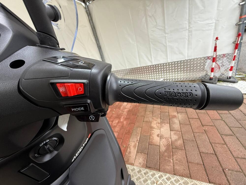 Piaggio Beverly 400 S (2025 - 26) (12)