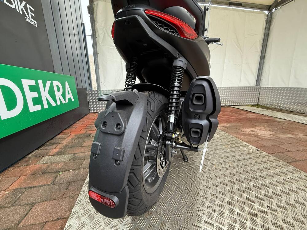 Piaggio Beverly 400 S (2025 - 26) (17)