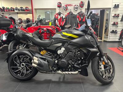 Ducati Diavel V4 (2023 - 25) nuova
