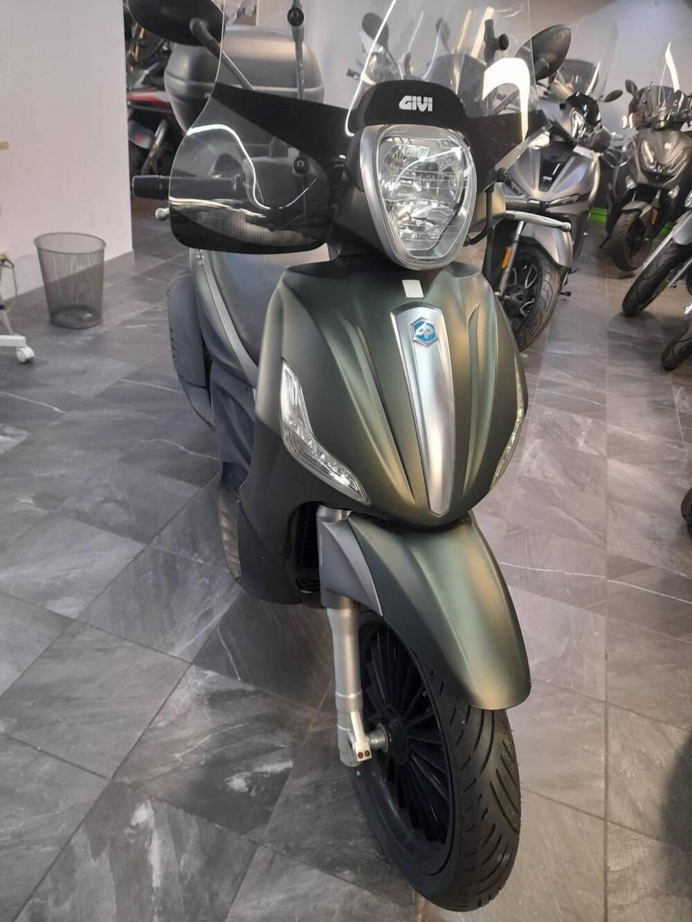 Piaggio Beverly 300 S i.e. ABS-ASR (2016 - 20) (2)