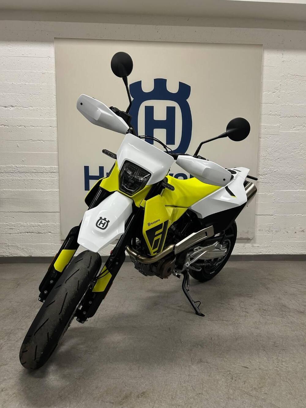 Husqvarna 701 Supermoto (2026)
