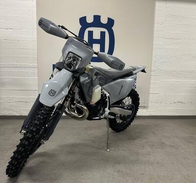 Husqvarna TE 300 Pro (2026) nuova