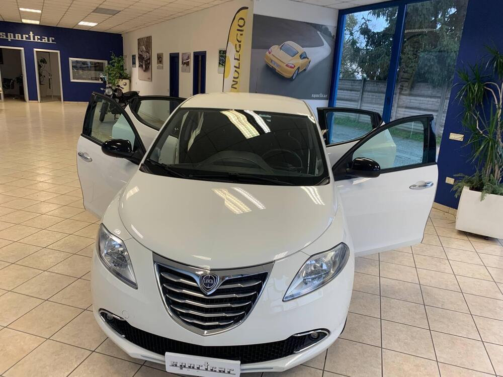 Lancia Ypsilon usata a Pavia (7)